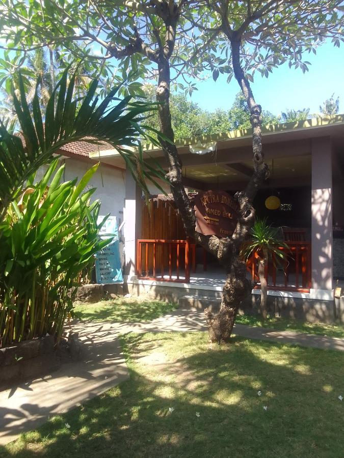Kputra Homestay Amed Esterno foto